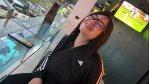 Pornos esposas gemendo alto na socada forte com dotadão