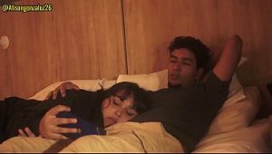 Video de incesto irmã fofinha chupando rola do irmão na cama