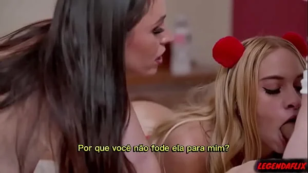 Flagras amadores na madrasta safada pegando enteado e dando socada