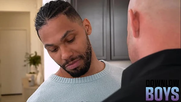 Porno gay vizinhos safados gozando no meio a meio